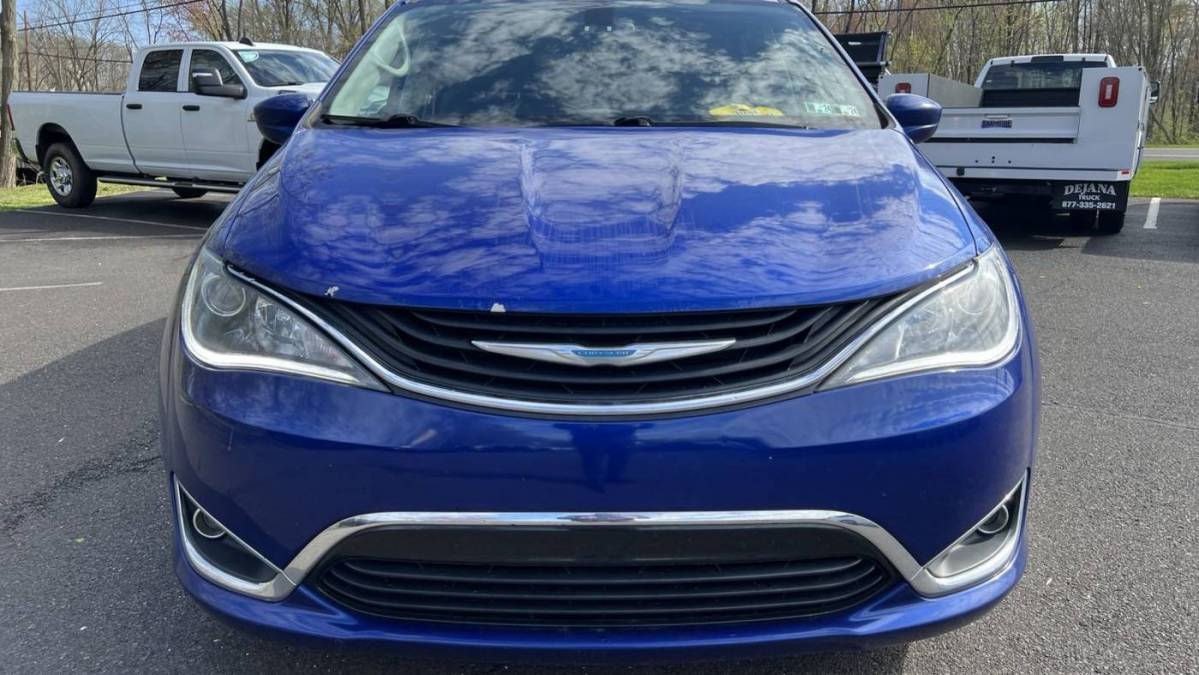 2018 Chrysler Pacifica Hybrid 2C4RC1L78JR295093