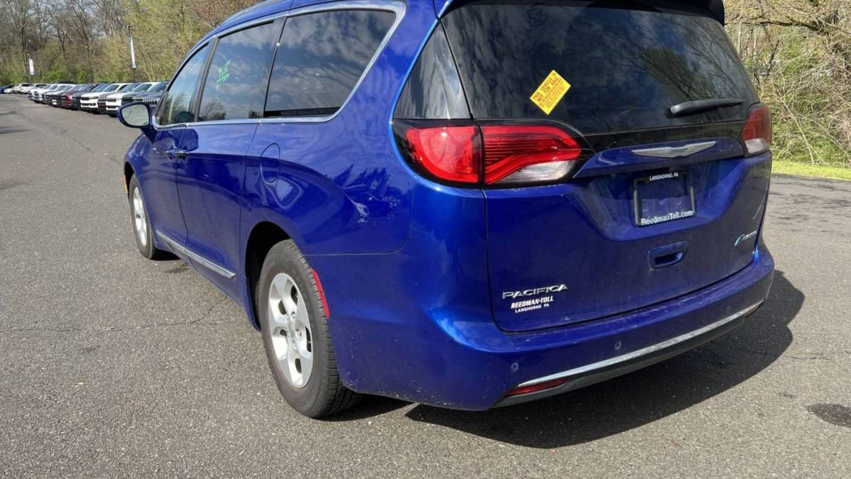 2018 Chrysler Pacifica Hybrid 2C4RC1L78JR295093