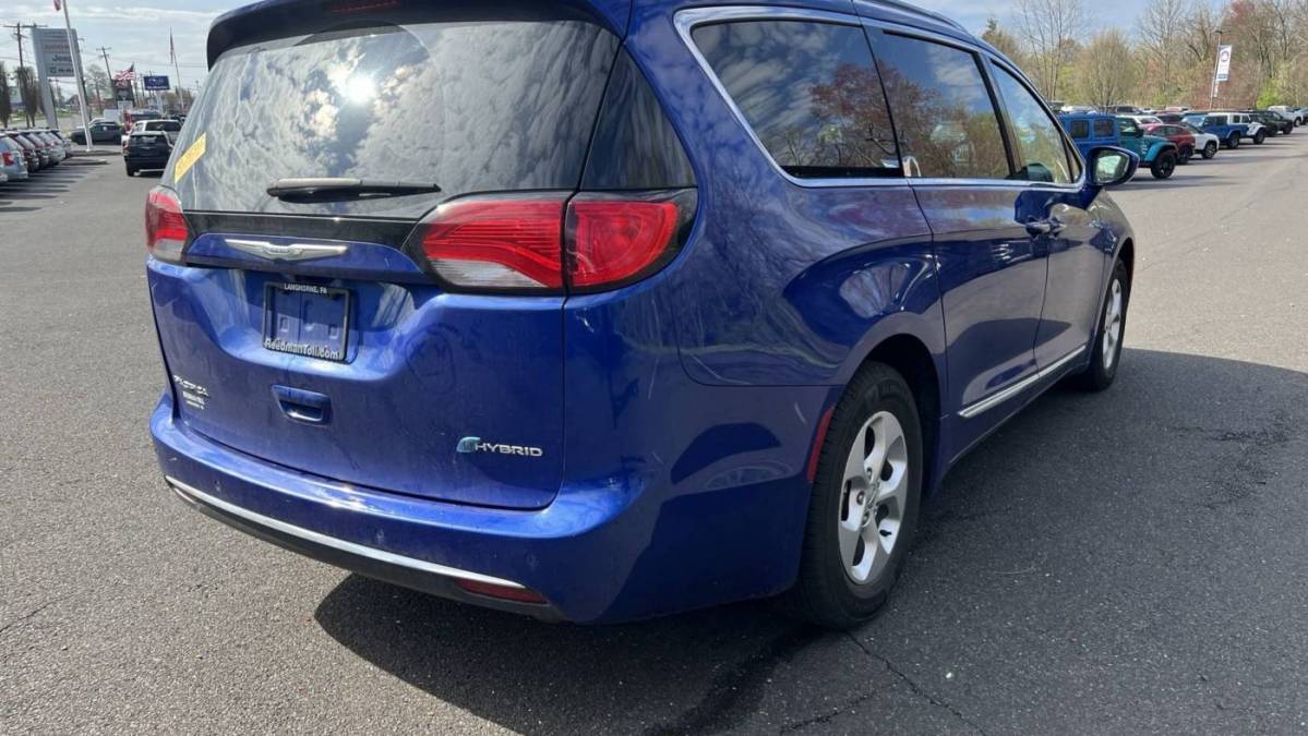 2018 Chrysler Pacifica Hybrid 2C4RC1L78JR295093