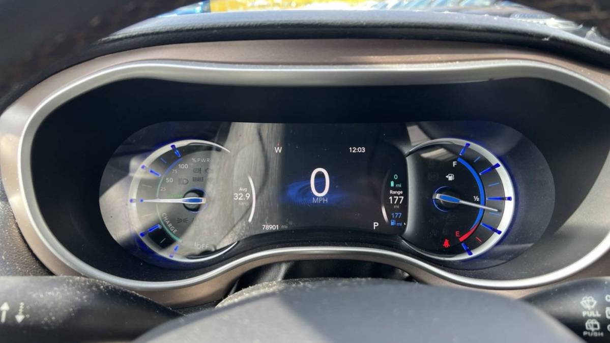 2018 Chrysler Pacifica Hybrid 2C4RC1L78JR295093