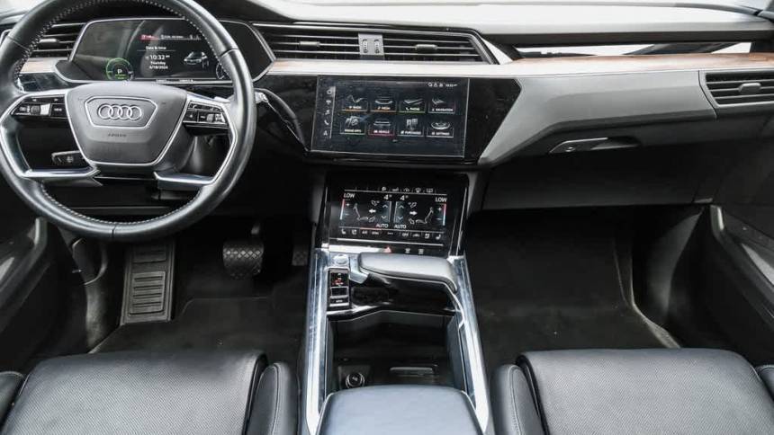 2019 Audi e-tron WA1VAAGE4KB024314