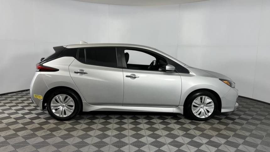 2022 Nissan LEAF 1N4AZ1BV1NC561411