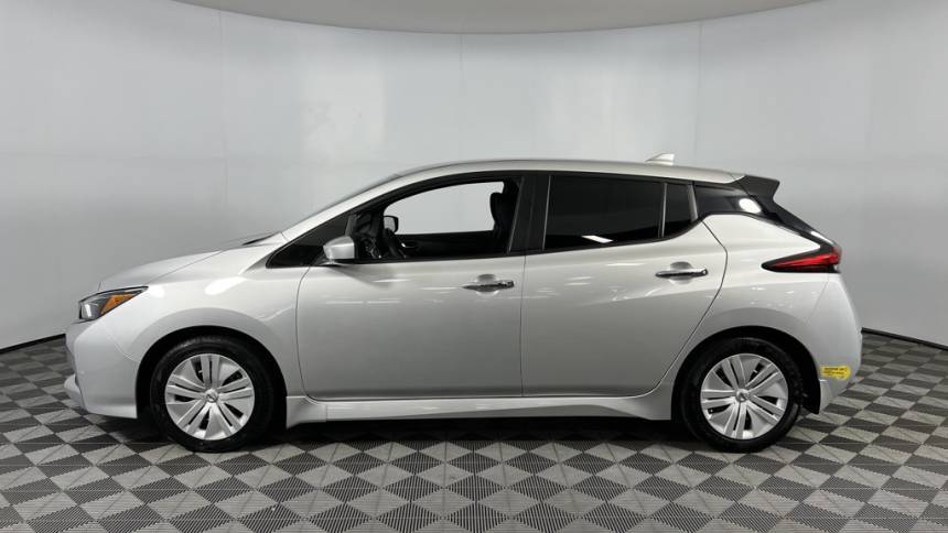 2022 Nissan LEAF 1N4AZ1BV1NC561411