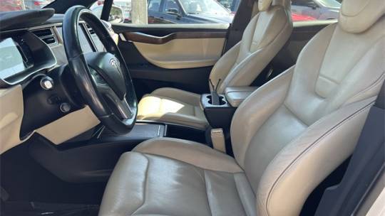 2016 Tesla Model X 5YJXCBE27GF008278