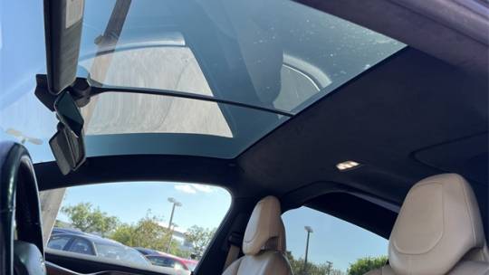 2016 Tesla Model X 5YJXCBE27GF008278