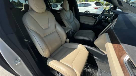 2016 Tesla Model X 5YJXCBE27GF008278