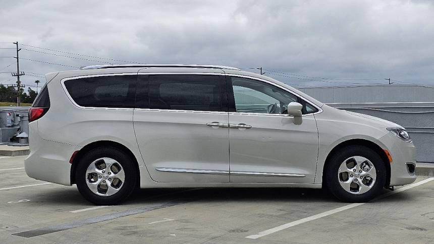 2020 Chrysler Pacifica Hybrid 2C4RC1L71LR243095