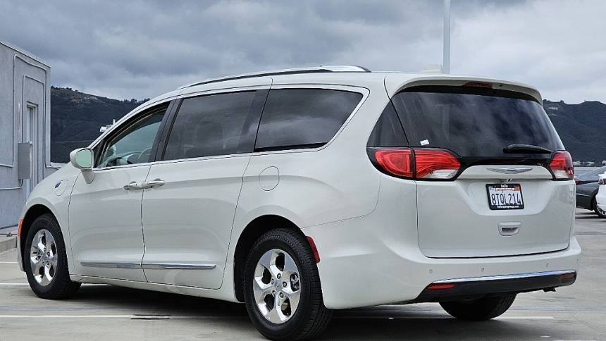 2020 Chrysler Pacifica Hybrid 2C4RC1L71LR243095