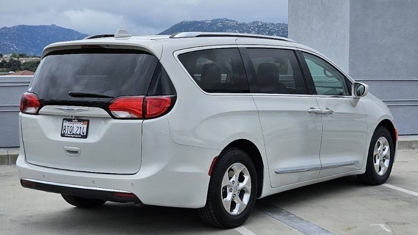 2020 Chrysler Pacifica Hybrid 2C4RC1L71LR243095