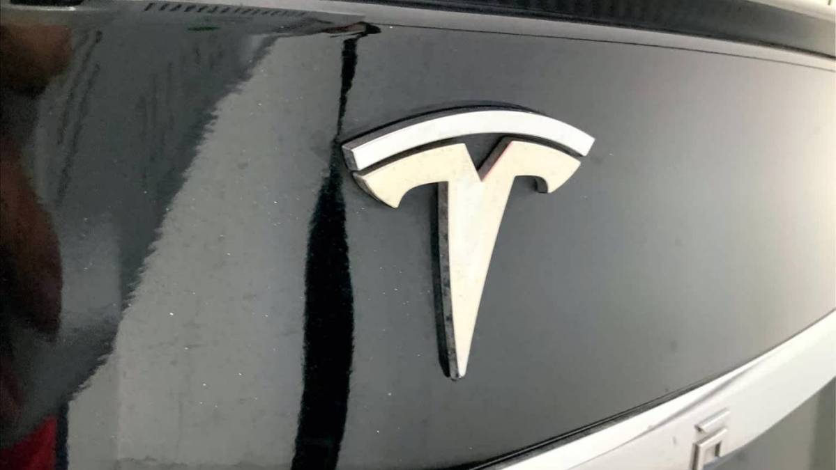 2019 Tesla Model S 5YJSA1E4XKF335407