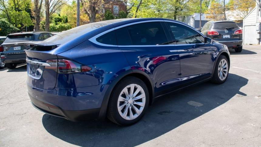 2017 Tesla Model X 5YJXCDE21HF077528