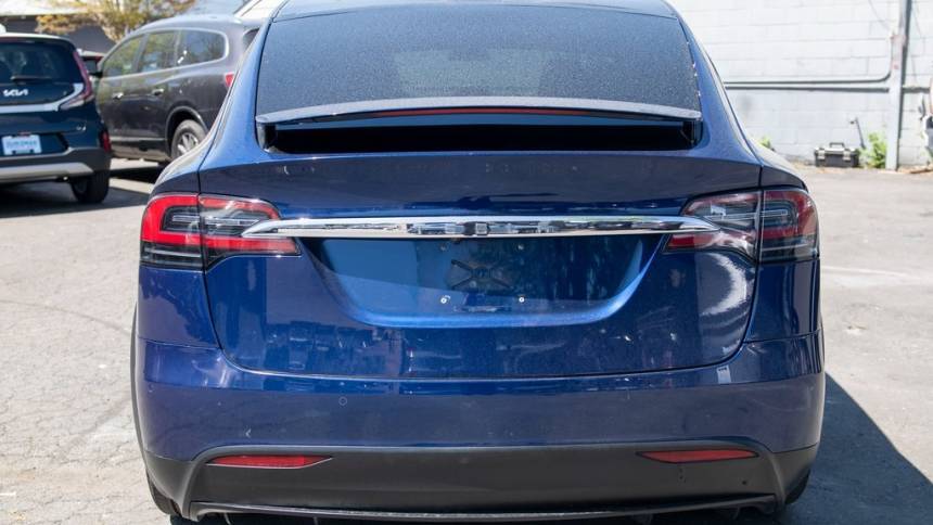 2017 Tesla Model X 5YJXCDE21HF077528