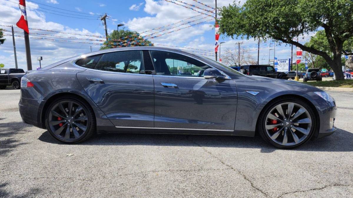 2015 Tesla Model S 5YJSA1H45FF091988