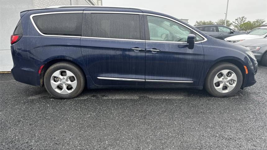 2018 Chrysler Pacifica Hybrid 2C4RC1L76JR163644