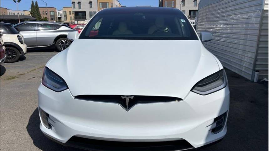 2020 Tesla Model X 5YJXCBE40LF233251