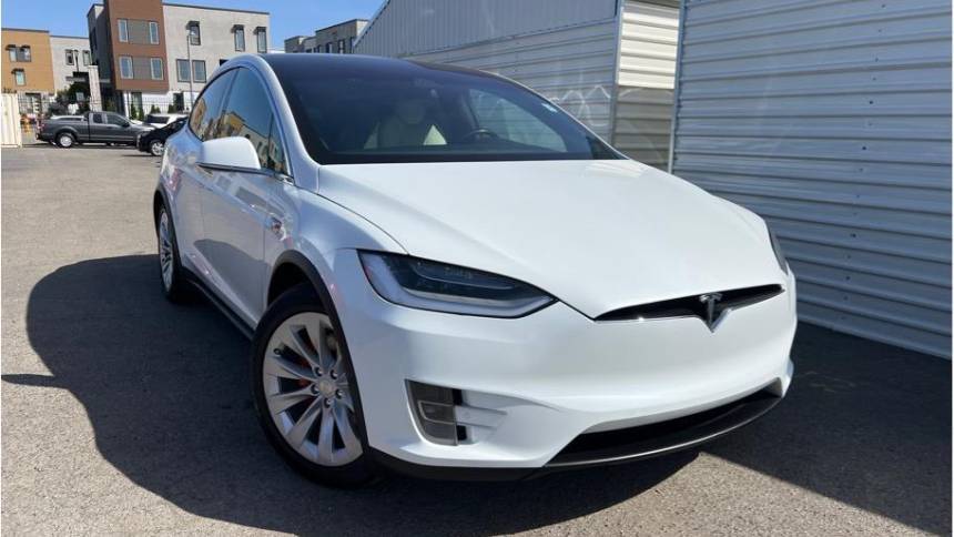 2020 Tesla Model X 5YJXCBE40LF233251