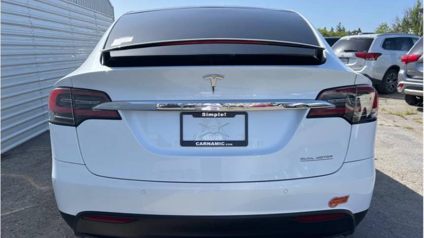 2020 Tesla Model X 5YJXCBE40LF233251