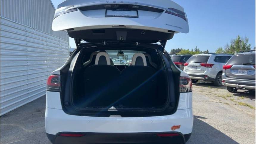 2020 Tesla Model X 5YJXCBE40LF233251