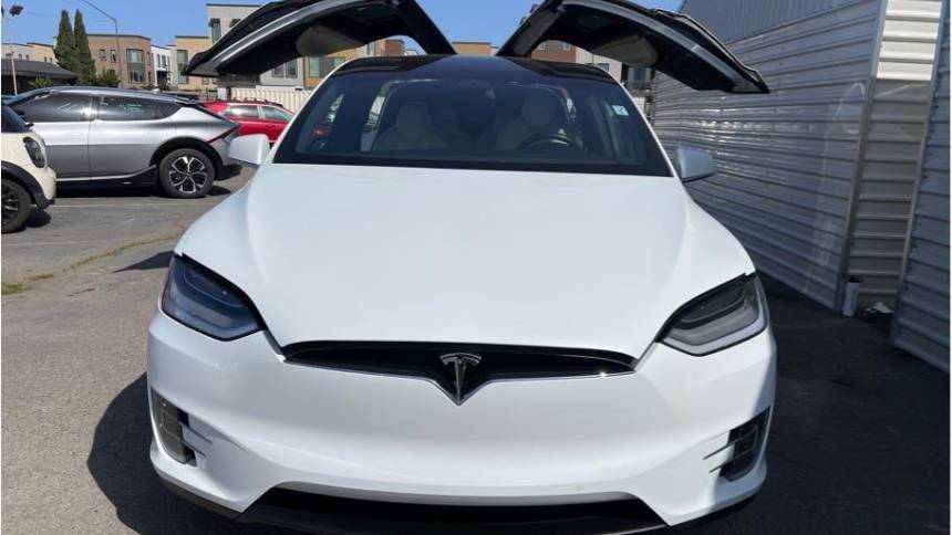 2020 Tesla Model X 5YJXCBE40LF233251