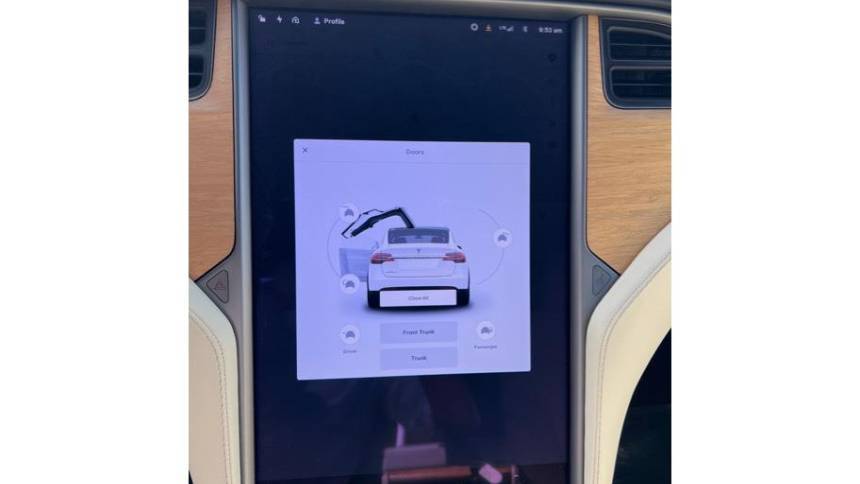 2020 Tesla Model X 5YJXCBE40LF233251