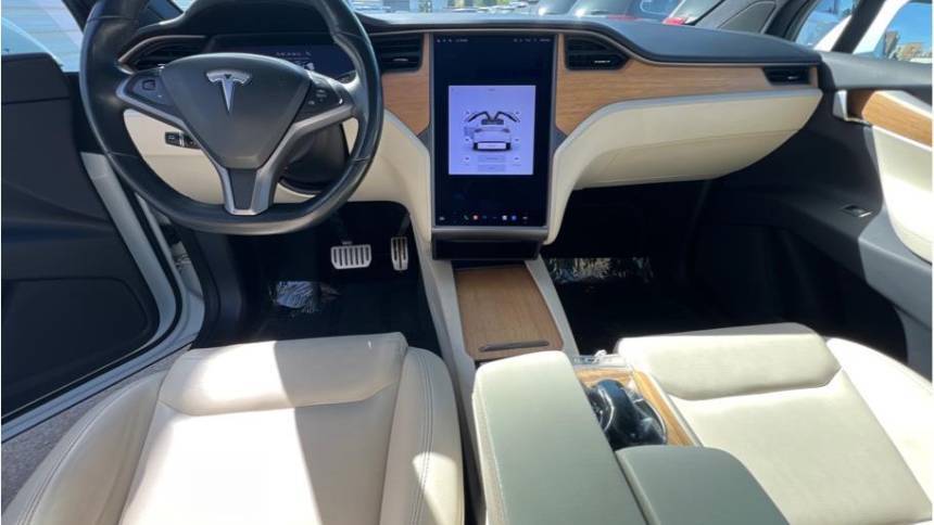 2020 Tesla Model X 5YJXCBE40LF233251