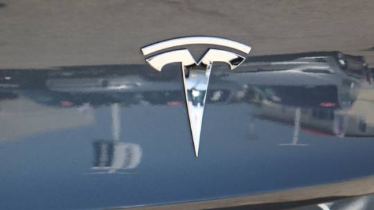 2018 Tesla Model 3 5YJ3E1EA3JF077681