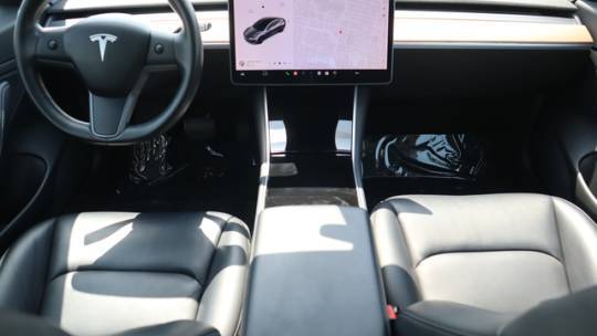 2018 Tesla Model 3 5YJ3E1EA3JF077681