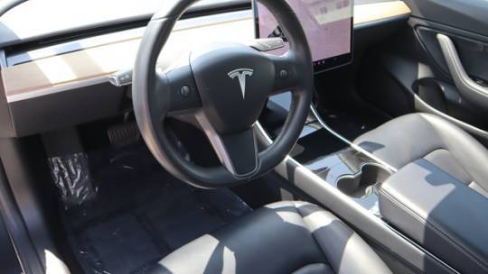 2018 Tesla Model 3 5YJ3E1EA3JF077681