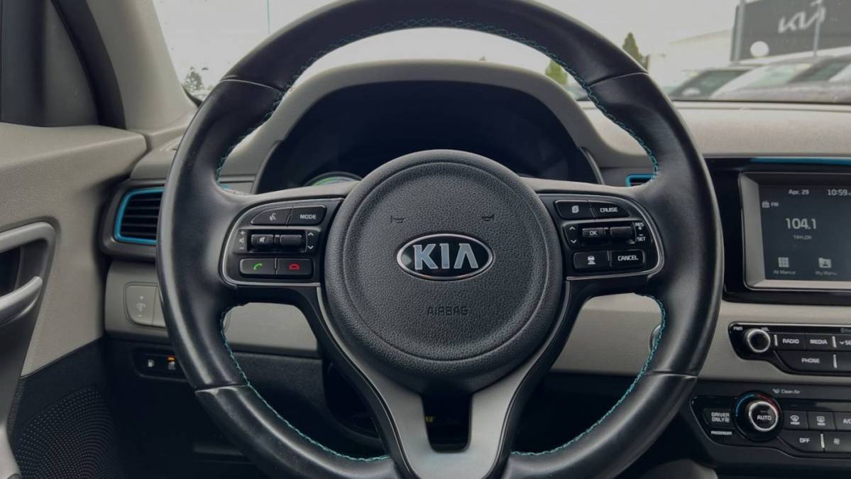 2018 Kia Niro KNDCM3LD9J5203670