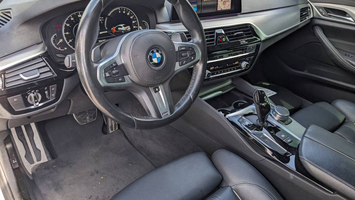 2019 BMW 5 Series WBAJA9C59KB399671