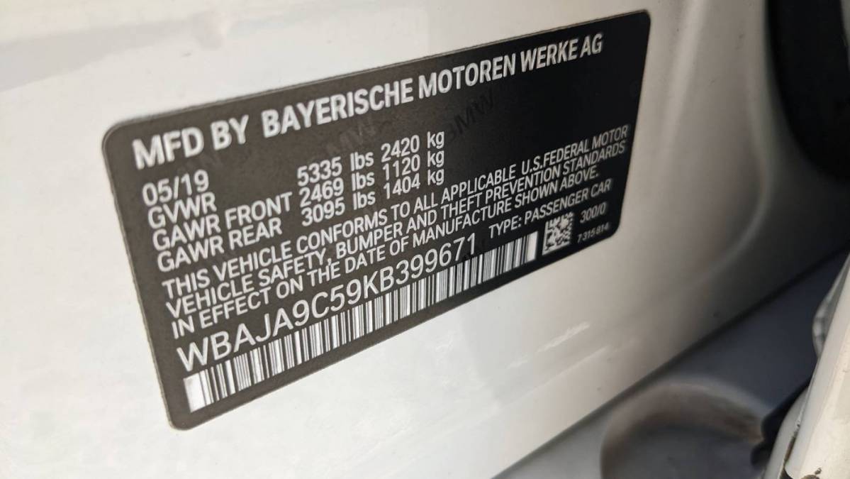 2019 BMW 5 Series WBAJA9C59KB399671