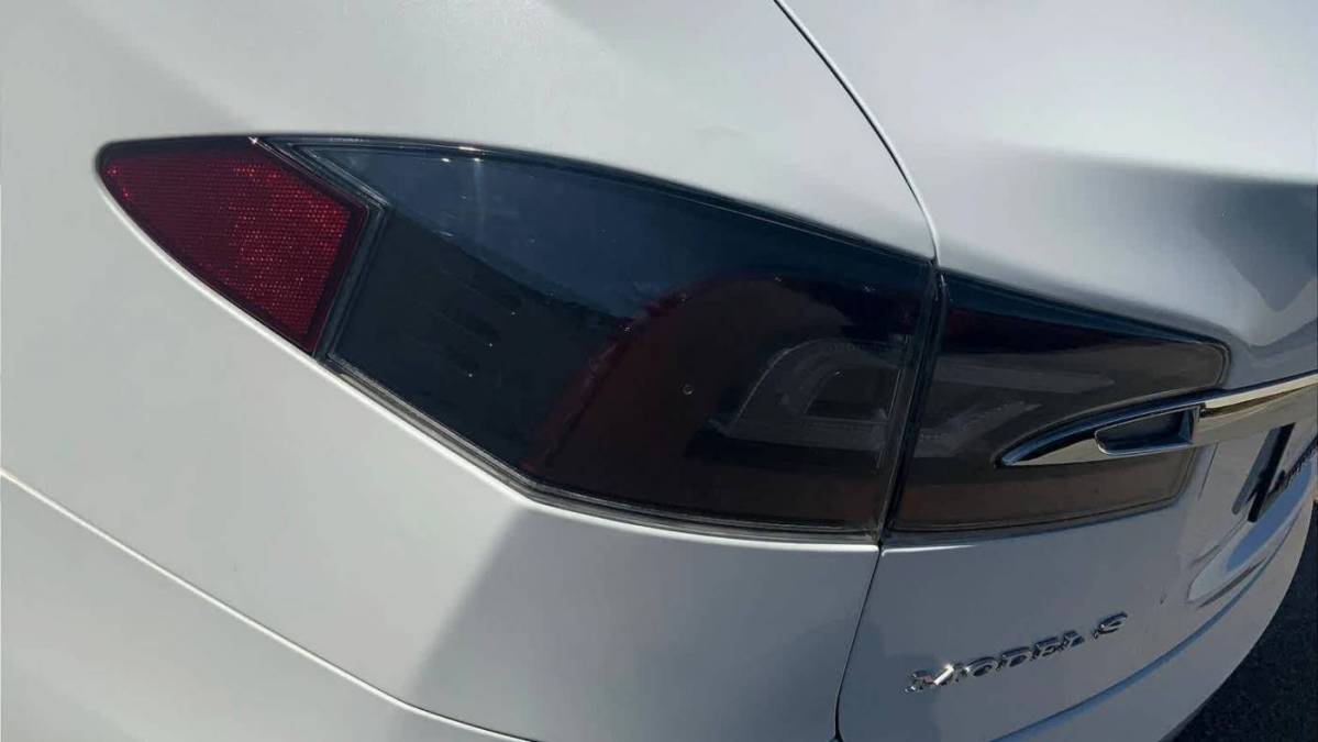 2018 Tesla Model S 5YJSA1E20JF281046