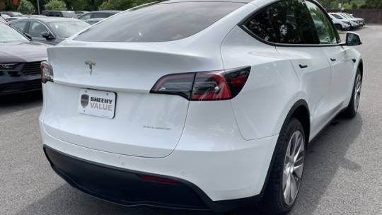 2021 Tesla Model Y 5YJYGDEE5MF085922