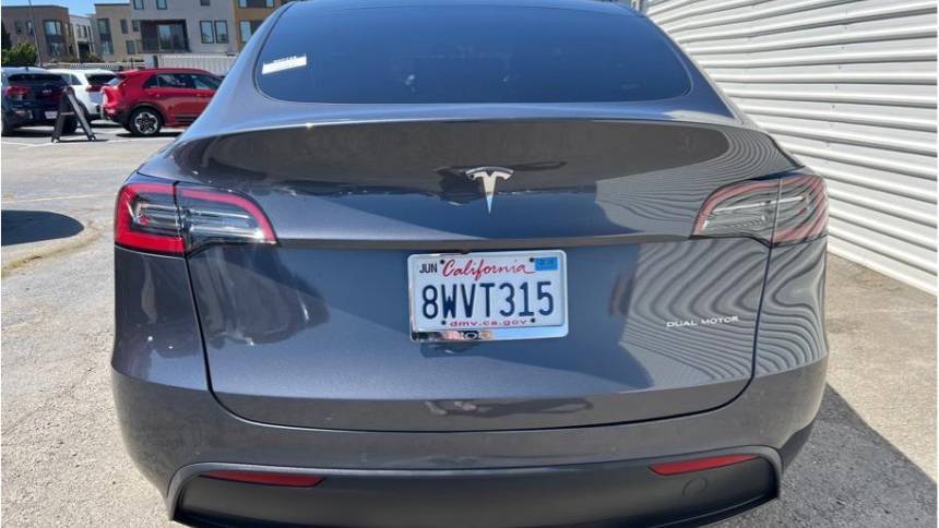 2021 Tesla Model Y 5YJYGDEE7MF207132