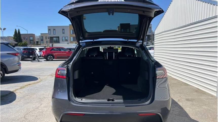 2021 Tesla Model Y 5YJYGDEE7MF207132