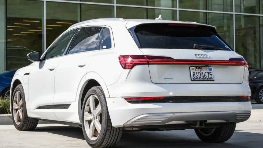 2019 Audi e-tron WA1LAAGE5KB024409