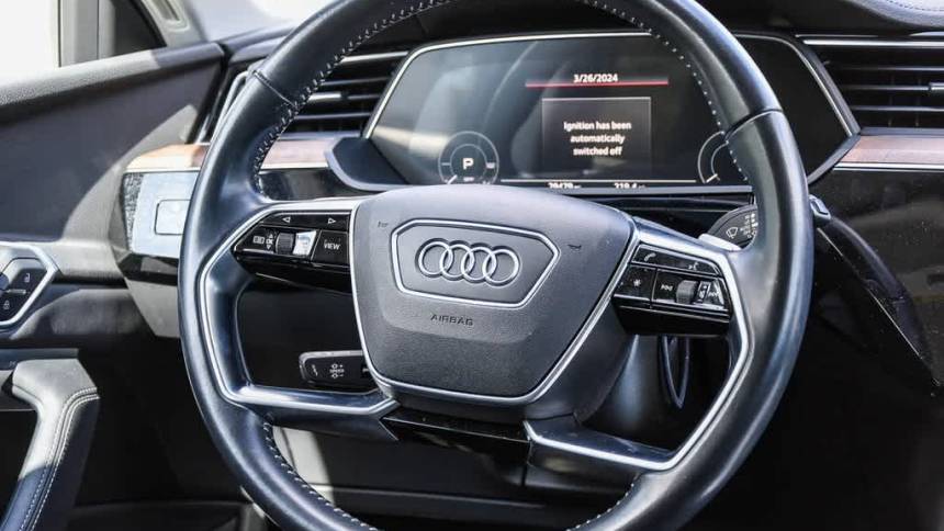 2019 Audi e-tron WA1LAAGE5KB024409