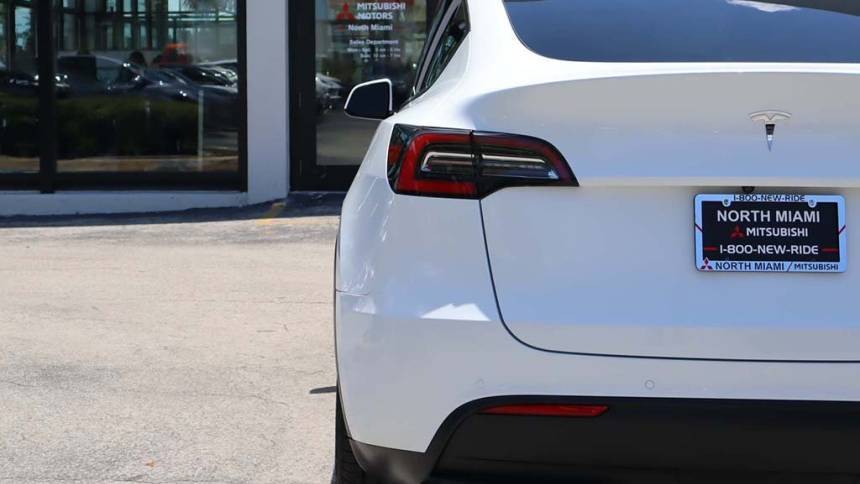 2021 Tesla Model Y 5YJYGDEE5MF188015