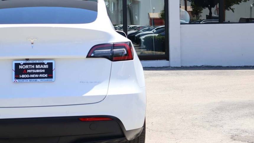 2021 Tesla Model Y 5YJYGDEE5MF188015