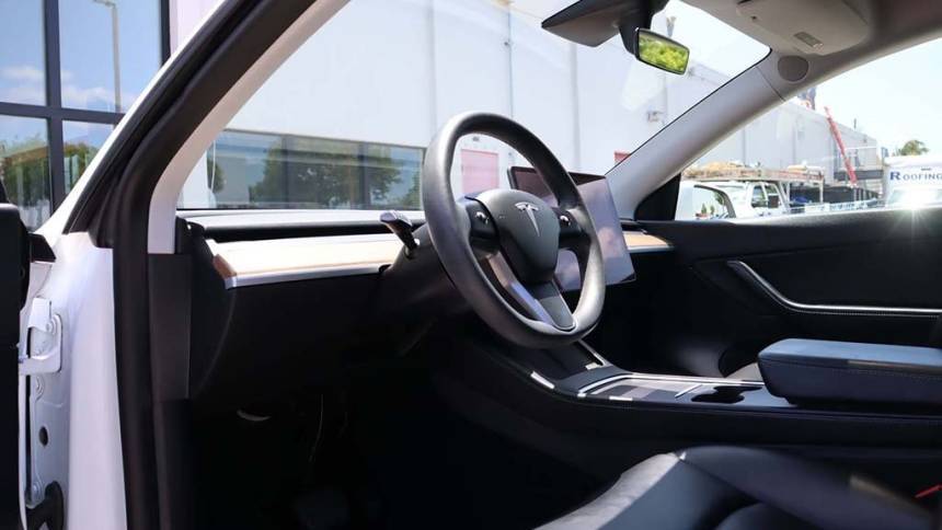 2021 Tesla Model Y 5YJYGDEE5MF188015