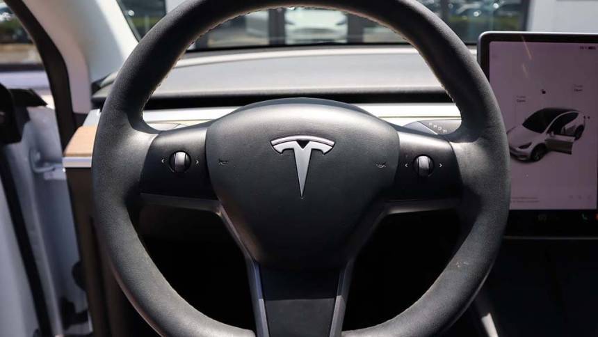 2021 Tesla Model Y 5YJYGDEE5MF188015