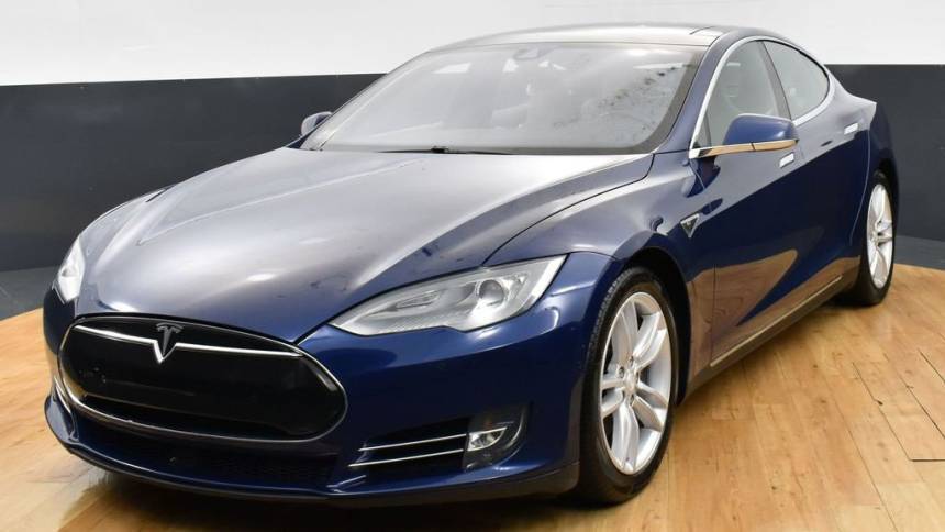 2015 Tesla Model S 5YJSA1H2XFF085795