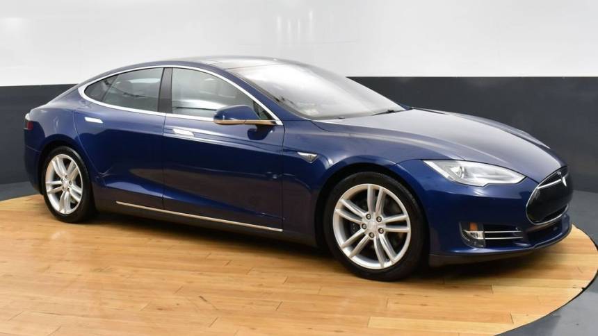 2015 Tesla Model S 5YJSA1H2XFF085795