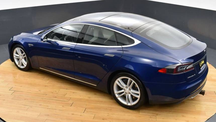 2015 Tesla Model S 5YJSA1H2XFF085795