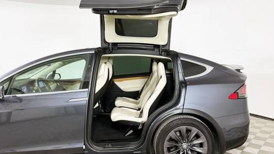 2019 Tesla Model X 5YJXCBE2XKF147068