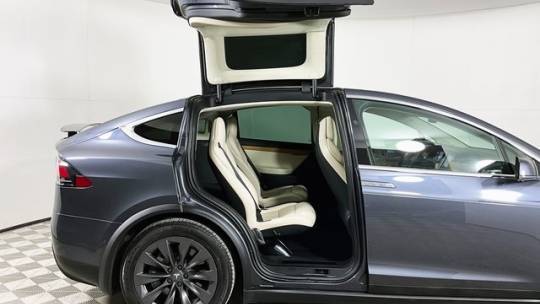 2019 Tesla Model X 5YJXCBE2XKF147068