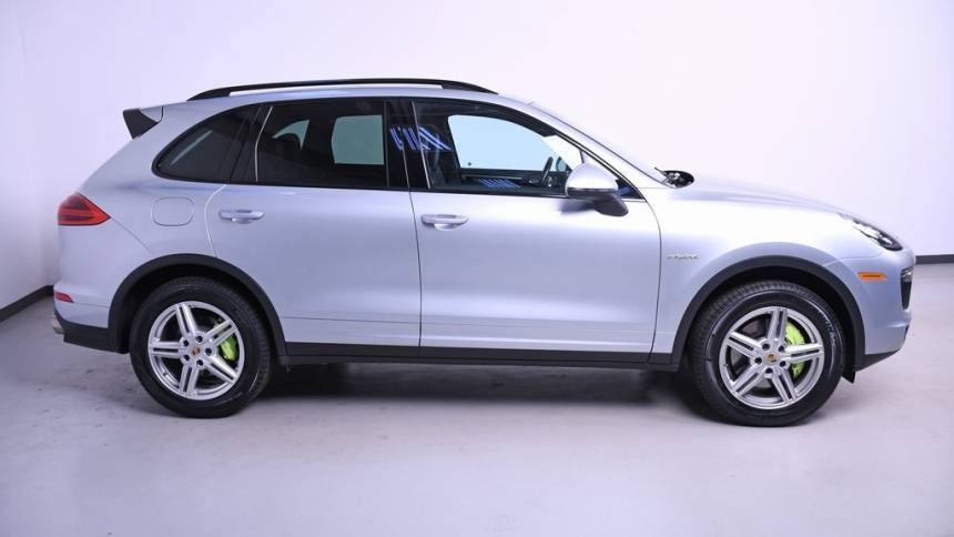 2016 Porsche Cayenne WP1AE2A23GLA60525