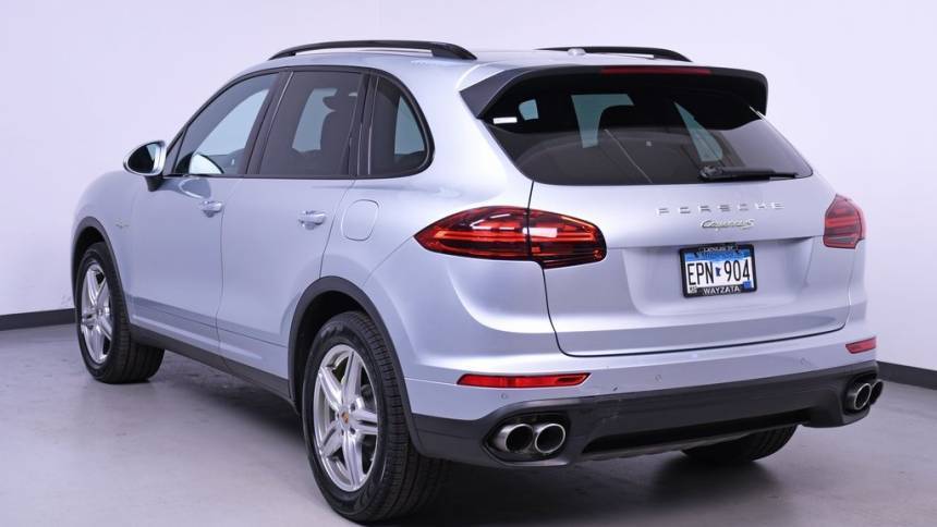 2016 Porsche Cayenne WP1AE2A23GLA60525