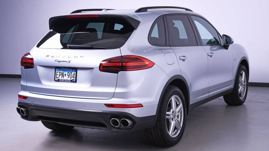 2016 Porsche Cayenne WP1AE2A23GLA60525