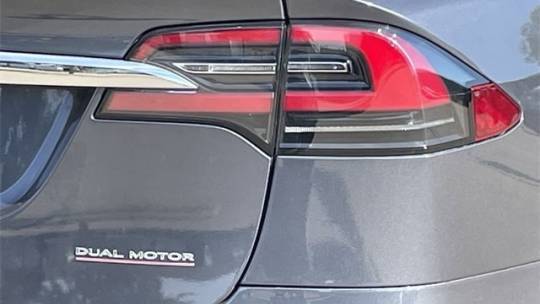 2020 Tesla Model X 5YJXCDE47LF296438